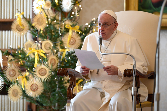 Pope “Christmas in Corona’s Difficulties, Recalling the True Values”