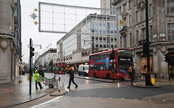 On the 20th (local time) of central London, which has entered the fourth stage of the blockade, the highest level of restrictions imposed by the British government.[EPA=연합뉴스]