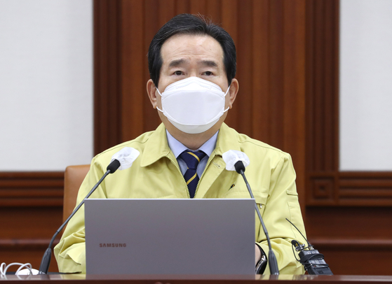 Prime Minister Jeong Sye-gyun is speaking at the Crown 19 Disaster and Security Countermeasures Headquarters meeting held at the Government Complex in Jongno-gu, Seoul on 27 last month.  Reporter Lim Hyun-dong