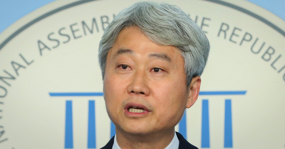 Criticism of Ahn Chul-su-gye Kim Geun-sik