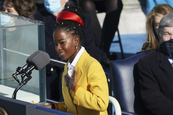 취임식 스타 22 세 흑인 여성 시인 “37 세에 대통령 출마”