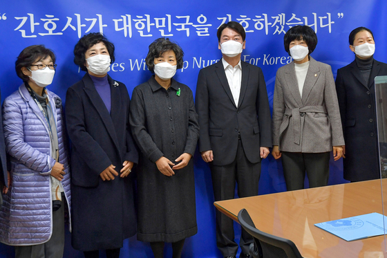 Seoul Mayor D-75…Kim Jong-in “It doesn’t matter whether you pledge Ahn Cheol-soo’s monk or not”
