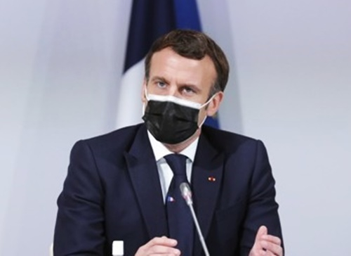 Astra vaccine for the elderly first…  Macron “No effect over 65”