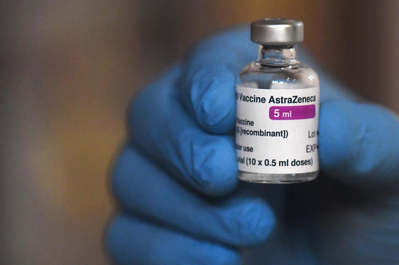 “Astra 백신은 노인의 입원 위험을 81 %까지 감소시킵니다”