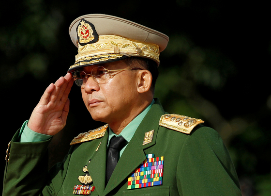 미국은 또한 미얀마 군사 정부 수장의 가족을 제재합니다 … 영국인 또한 추가 제재를 검토했습니다.