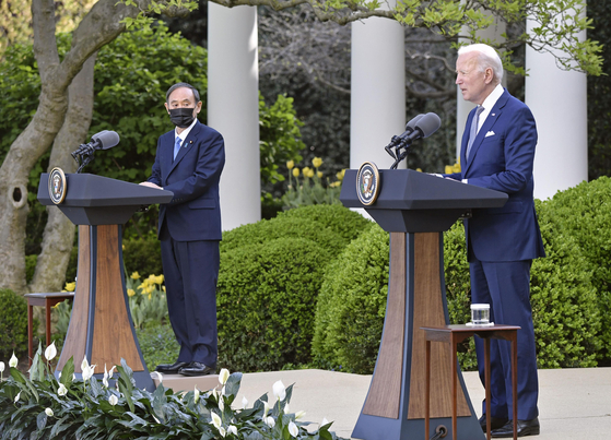 지난달 16일(현지시간) 오후 조 바이든 미국 대통령과 스가 요시히데(菅義偉) 총리가 기자회견을 하는 모습 [연합뉴스]