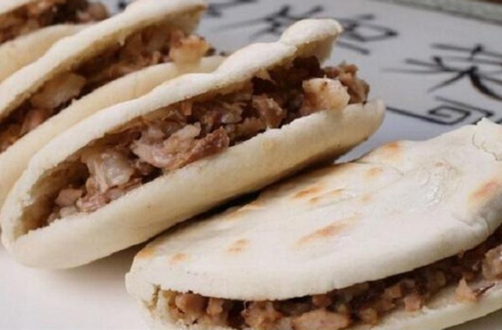 일부 중국인들이 햄버거의 원조라고 주장하는 산시성 토산 음식 러우자모