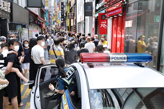 거리두기 개편 하루 앞두고, 확진700명대···권덕철 "엄중한 상황"