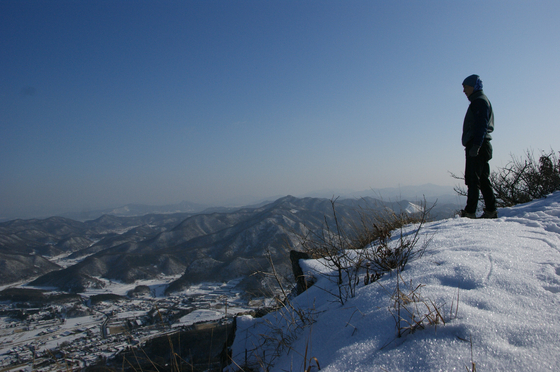 파평산은 김신조 일행이1968년 1월 17~18일 임진강을 건넌 뒤 처음 지난 산이다. 김홍준 기자